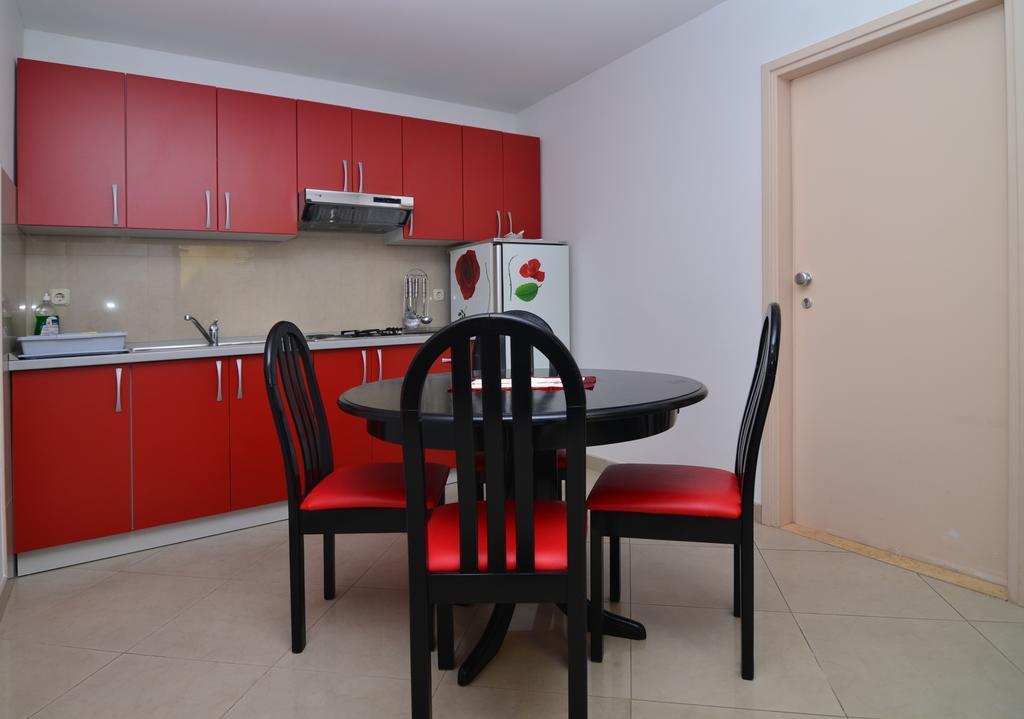 Mucic Apartments Makarska Eksteriør billede