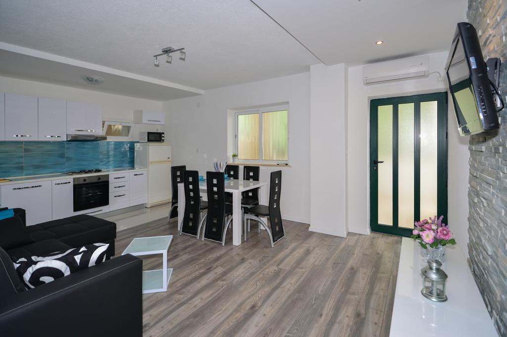 Mucic Apartments Makarska Eksteriør billede